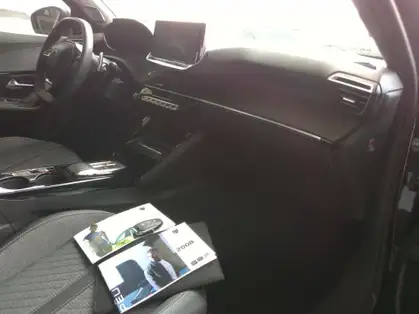 PEUGEOT 2008 ALLURE Hybrid 145 CV e-DCS6 