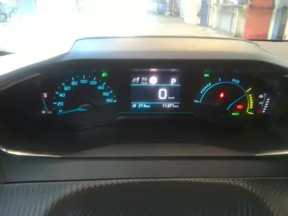 PEUGEOT 208 50 kWh 136ch Style