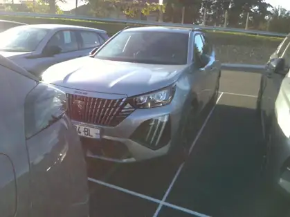 PEUGEOT 2008 ALLURE HYBRID 136 CV e-DCS6