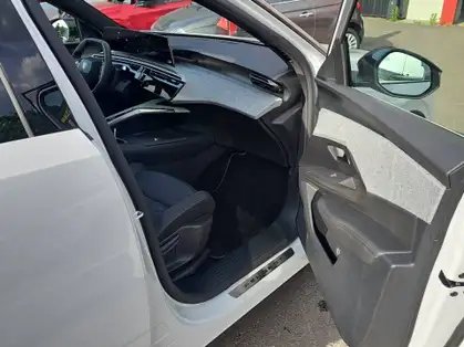 PEUGEOT 5008 GT Hybrid 145 e-DCS6