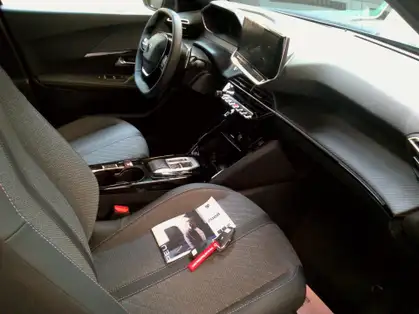 PEUGEOT 2008 ALLURE Hybrid 145 CV e-DCS6 