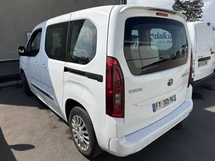 TOYOTA PROACE CITY VERSO Medium 1.2L 110  VVT-i BVM6 Dynamic