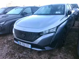 PEUGEOT ALLURE Hybrid 136 CV e-DCS6