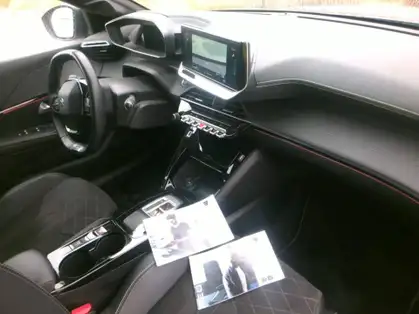 PEUGEOT 208 ELECTRIQUE e208 GT PACK (50 KWH 136 CV)
