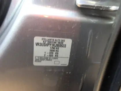 PEUGEOT 2008 GT HYBRID 136 CV E-DCS6