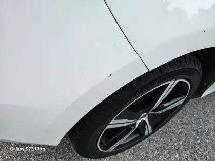 VOLVO V40 T2 122 Geartronic 6 R-Design