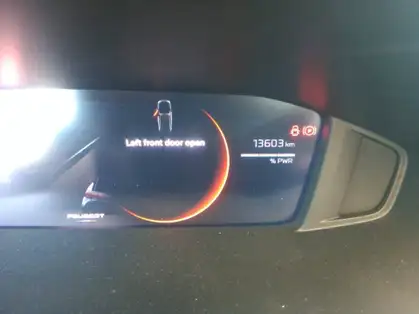 PEUGEOT 2008 ALLURE Hybrid 145 CV e-DCS6 