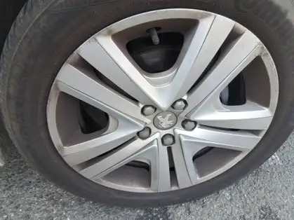 PEUGEOT 208 208 STYLE 1.2 PURETECH 82 CV BVM5