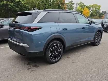 PEUGEOT 5008 Hybrid 145 e-DCS6 GT / Pack Vision 360