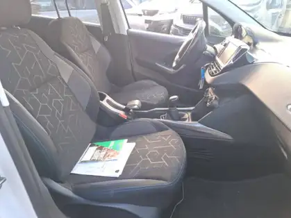 PEUGEOT 2008 1.6 BlueHDi 75ch BVM5 Style