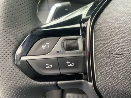 PEUGEOT 2008 GT Hybrid 145 CV e-DCS6
