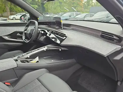 PEUGEOT 5008 Hybrid 145 e-DCS6 GT / Pack Vision 360