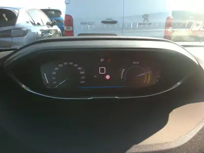 PEUGEOT 5008 GT 1.2 HYBRID 136 CV E-DCS6