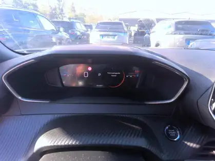 PEUGEOT 2008 ALLURE HYBRID 136 CV e-DCS6