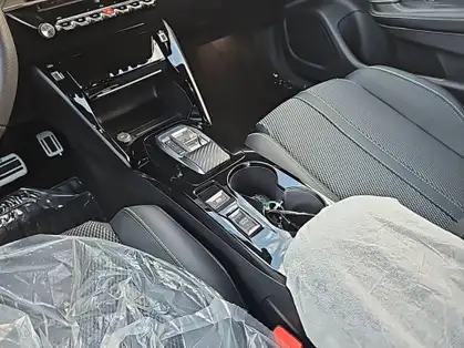 PEUGEOT 2008 GT Hybrid 145 CV e-DCS6 