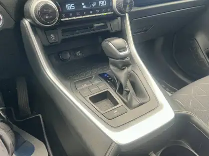 TOYOTA RAV4 HYBRIDE PRO MY23 218 ch 2WD Dynamic Business + "Beyond Zero Academy"