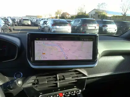 PEUGEOT 2008 ALLURE HYBRID 136 CV e-DCS6