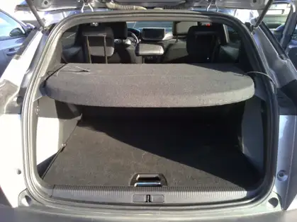 PEUGEOT 2008 ALLURE HYBRID 136 CV e-DCS6