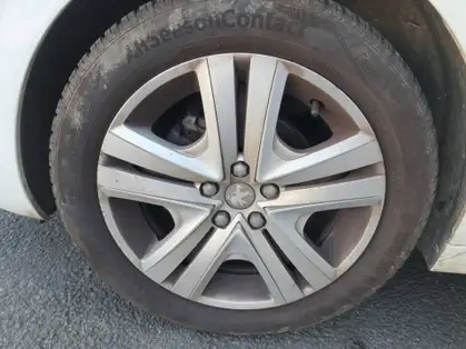 PEUGEOT 208 208 STYLE 1.2 PURETECH 82 CV BVM5