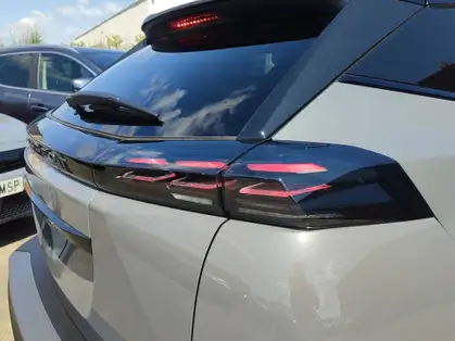 PEUGEOT 2008 GT Hybrid 145 CV e-DCS6