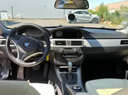 BMW SERIE 3 E90 330i 272ch Luxe A