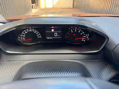 PEUGEOT 2008 ACTIVE 1.2 PURETECH 100 CV BVM6