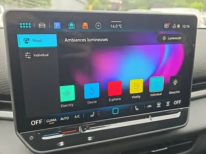 VOLKSWAGEN T-ROC 1.5 eTSI Hybrid 150 ch DSG7 R-Line