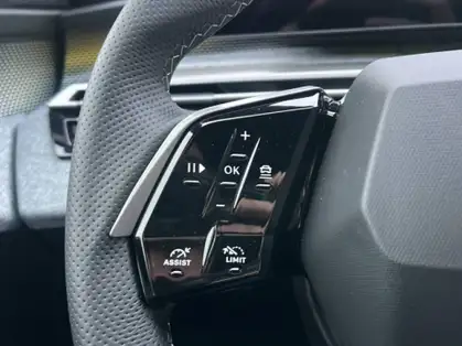 PEUGEOT 5008 GT Hybrid 145 CV e-DCS6 