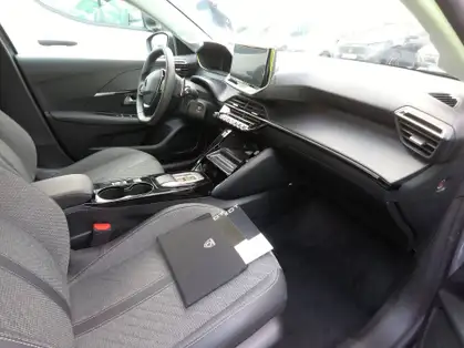 PEUGEOT 208 ALLURE HYBRID 100 CV E-DCS6