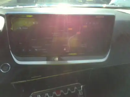 PEUGEOT 2008 ALLURE HYBRID 136 CV e-DCS6