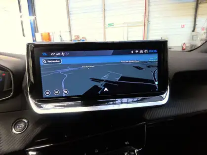 PEUGEOT 2008 ALLURE HYBRID 136 CV e-DCS6