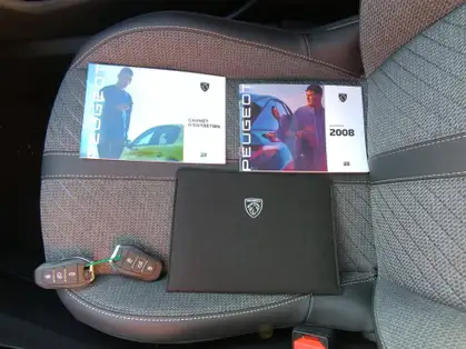 PEUGEOT 2008 ALLURE Hybrid 145 CV e-DCS6 