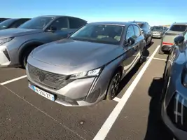 PEUGEOT ALLURE Hybrid 136 e-DCS6 