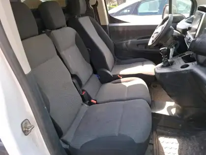 PEUGEOT PARTNER FOURGON ASPHALT TAILLE M 650 KGS BLUEHDI 100 CV BVM6