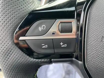 PEUGEOT 2008 GT Hybrid 145 CV e-DCS6