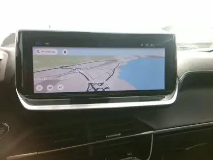 PEUGEOT 2008 50 kWh 136 ch GT