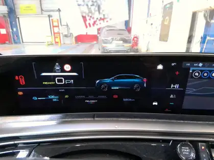 PEUGEOT 3008 210 ch 73 kWh Allure