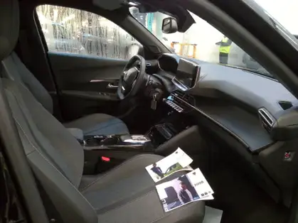PEUGEOT 2008 ALLURE HYBRID 136 CV e-DCS6