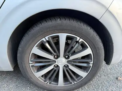 PEUGEOT 208 ALLURE 1.2 PURETECH 82 CV 5 PORTES