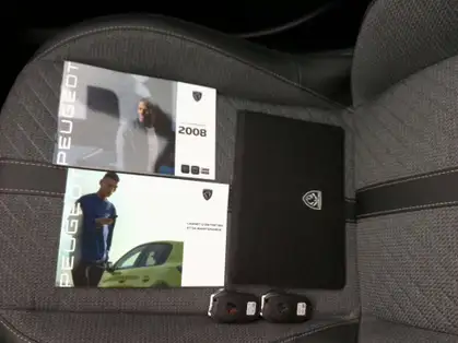 PEUGEOT 2008 ALLURE Hybrid 145 CV e-DCS6 