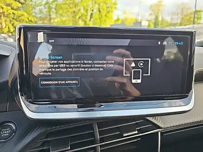 PEUGEOT 2008 Hybrid 145 ch e-DCS6 GT