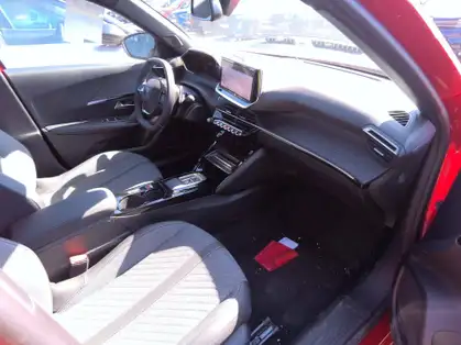 PEUGEOT 2008 ALLURE Hybrid 145 CV e-DCS6 