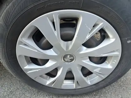 PEUGEOT 208 ACTIVE 1.2 PureTech 82 CV BVM5