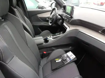 PEUGEOT 5008 GT 1.2 HYBRID 136 CV E-DCS6