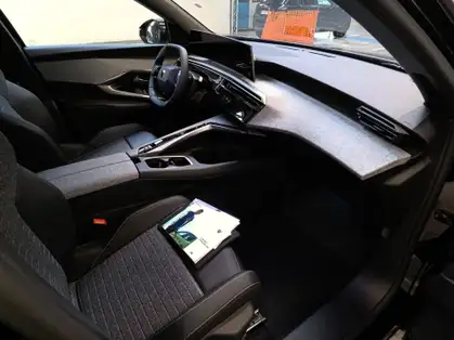 PEUGEOT 3008 Hybrid 145 e-DCS6 Allure Business