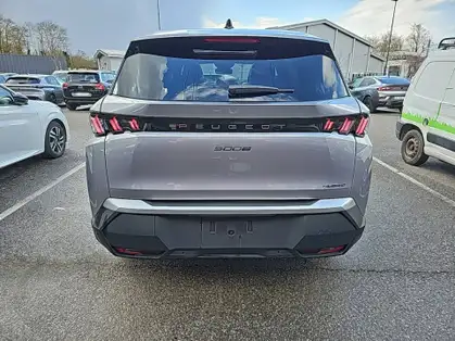 PEUGEOT 5008 ALLURE HYBRID 136 e-DCS6 