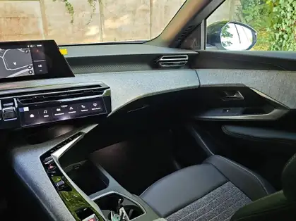 PEUGEOT 5008 ALLURE Hybrid 145 CV e-DCS6 