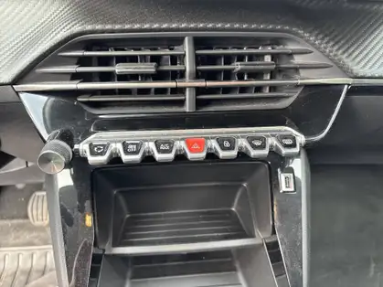 PEUGEOT 208 208 STYLE 1.2 PURETECH 100 CV BVM6