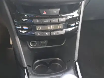 PEUGEOT 2008 ALLURE PureTech 130 CV BVM6