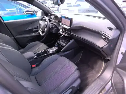 PEUGEOT 2008 GT HYBRID 136 CV E-DCS6